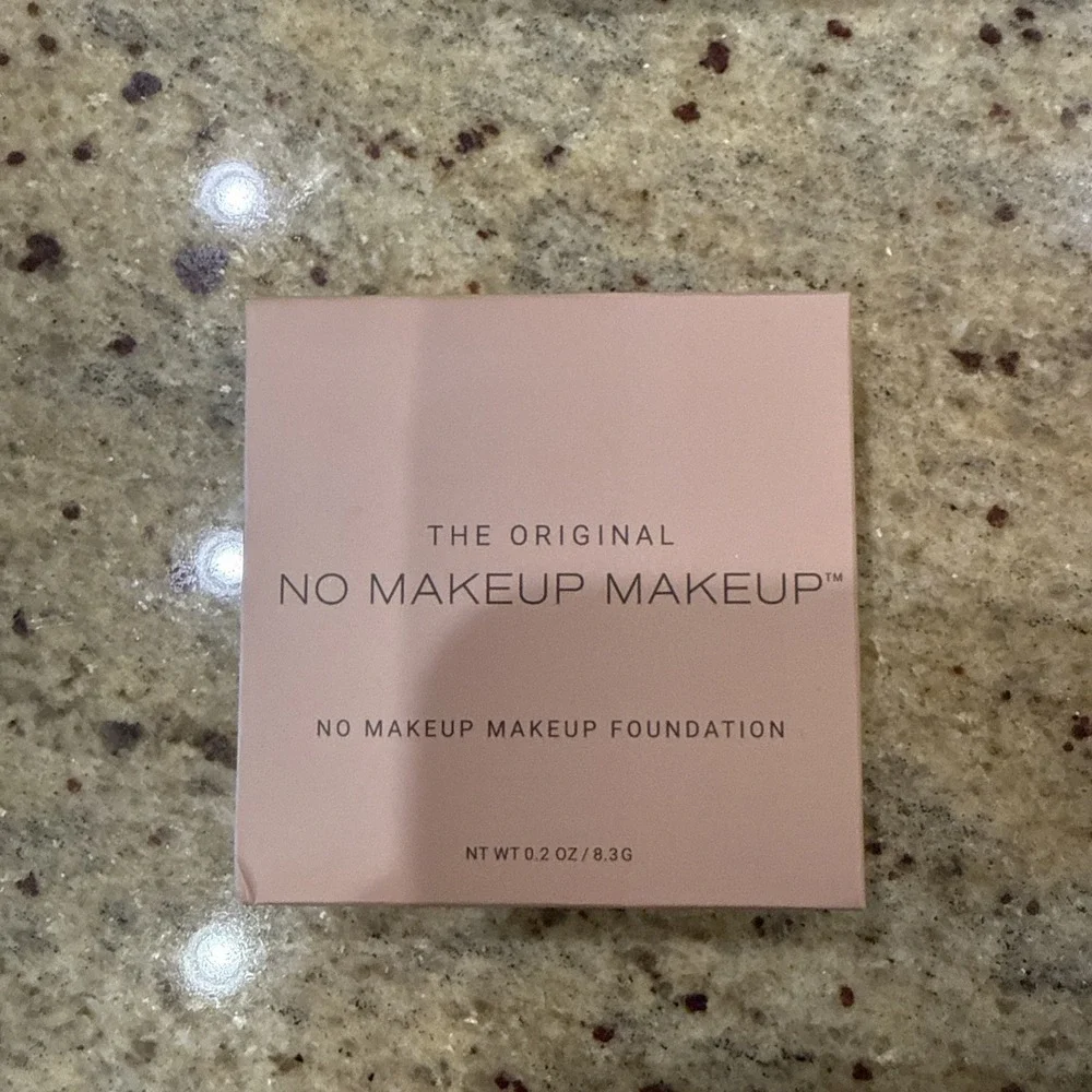 The Original NO MAKEUP MAKEUP Foundation Light Medium NIB